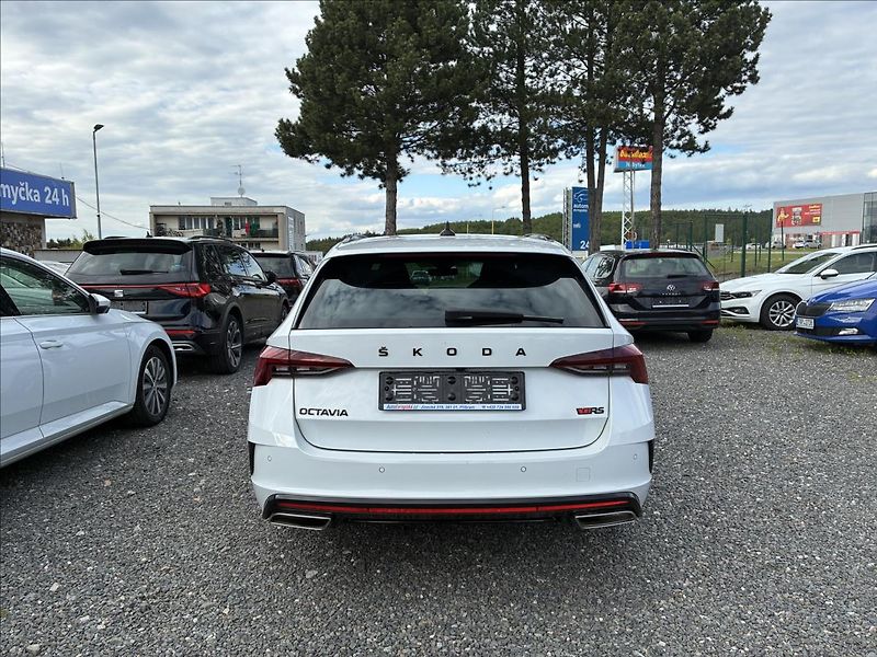 Škoda Octavia 2,0 RS,KŮŽE,HEAD-UP,EL.KUFR - fotka 8 z 34