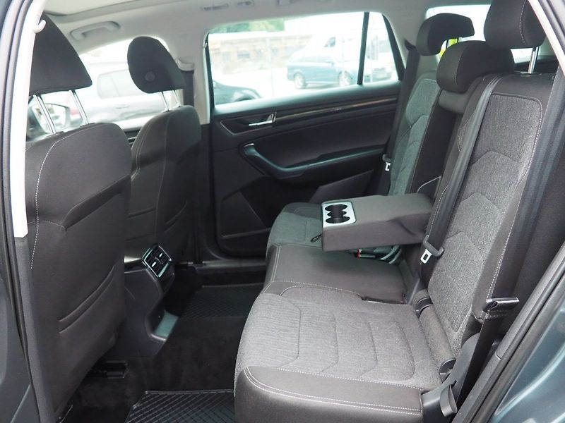 Škoda Kodiaq (2019) 2.0 TDI 140 kW DSG Style 4x4 - fotka 12 z 37