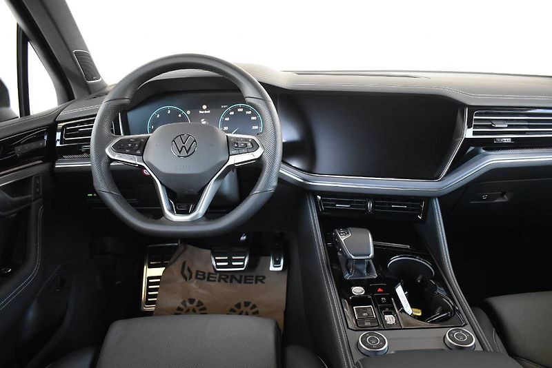 Volkswagen Touareg (2025) R-Line 3.0TDI 210kW,Webasto, T - fotka 5 z 30