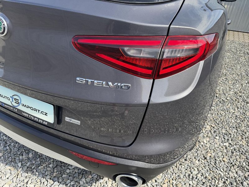 Alfa Romeo Stelvio 2.2JTDM Q4 4x4 210PS VELOCE 1A - fotka 47 z 167