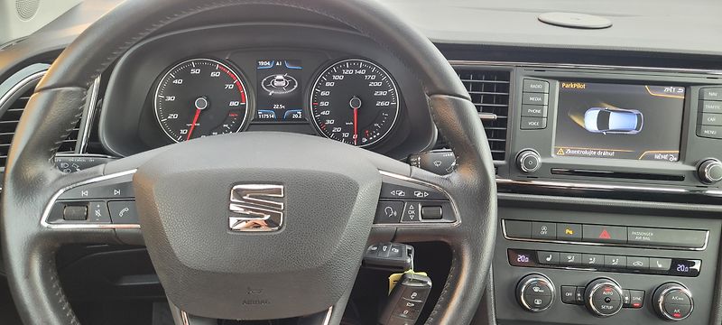 Seat Leon (2014) 1,2TSi 81kWbenzín FuLLeD Style - fotka 28 z 38