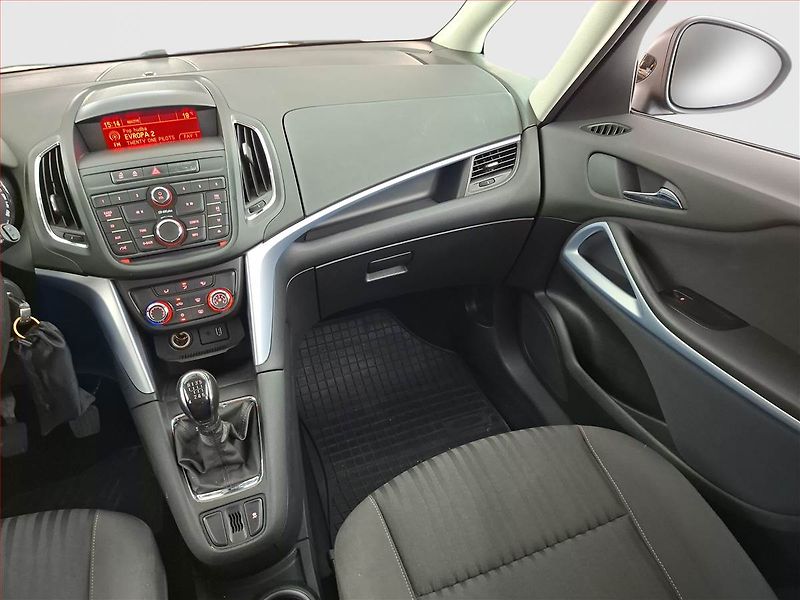 Opel Zafira (2016) 1.4 Turbo, ČR,1.maj - fotka 8 z 13