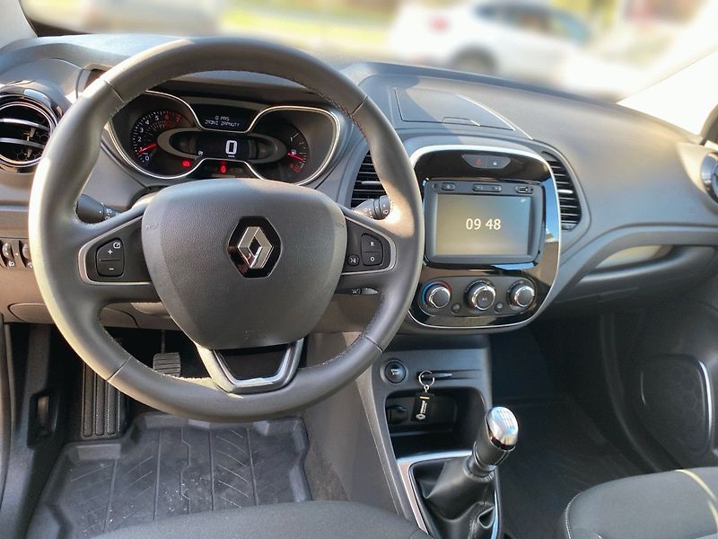 Renault Captur (2019) Limited TCe 130 - fotka 17 z 27