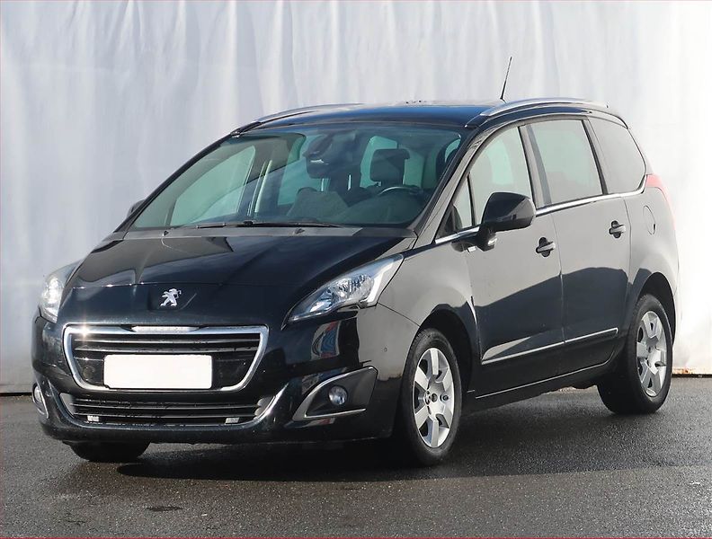 Peugeot 5008 (2016) 1.6 BlueHDi, Navi, Tempomat - fotka 2 z 19