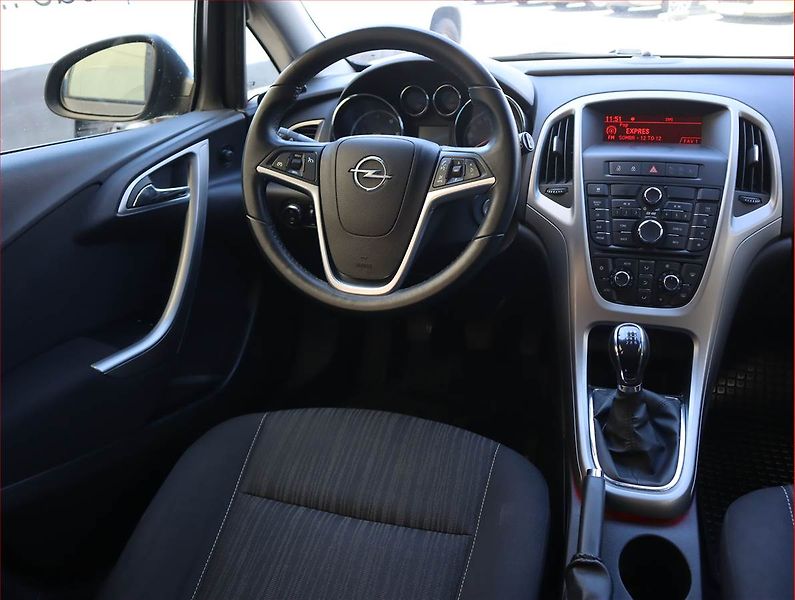 Opel Astra (2012) 1.7 CDTI, Serv.kniha, Tempomat - fotka 7 z 17