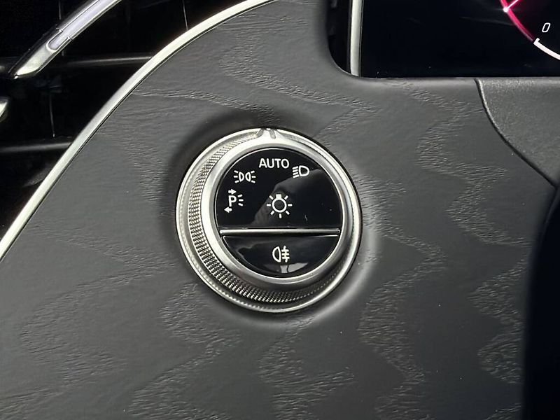 Mercedes-Benz Třídy E (2025) 300 de 4MATIC - fotka 16 z 28