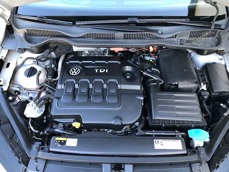 Volkswagen Golf Sportsvan (2014) 2.0 TDI Xenony , Webasto - fotka 29 z 31