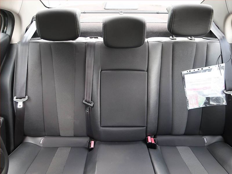 Renault Fluence (2012) 1.6 16V, po STK, servisované - fotka 10 z 17
