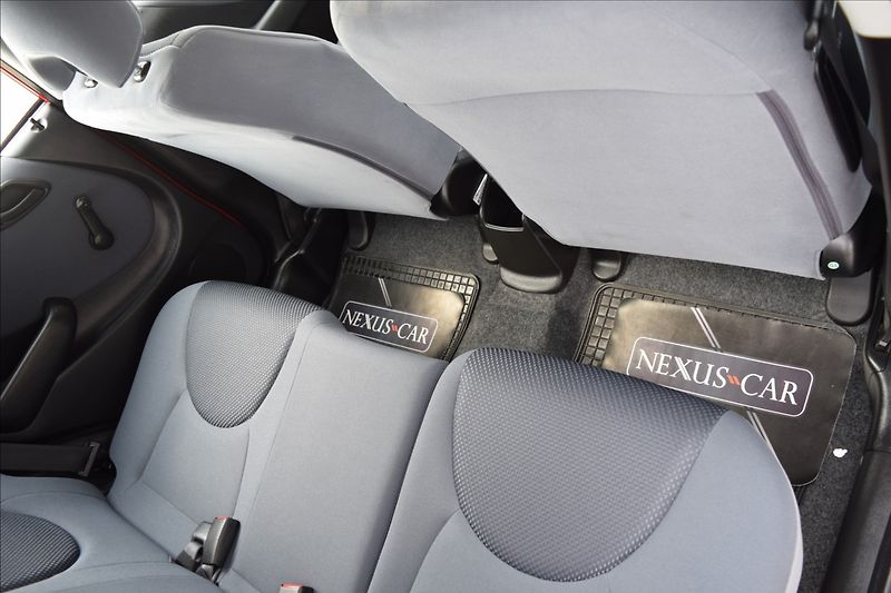 Honda Jazz 1,3 i 57KW NOVÁ STK BEZ KOROZE - fotka 20 z 45