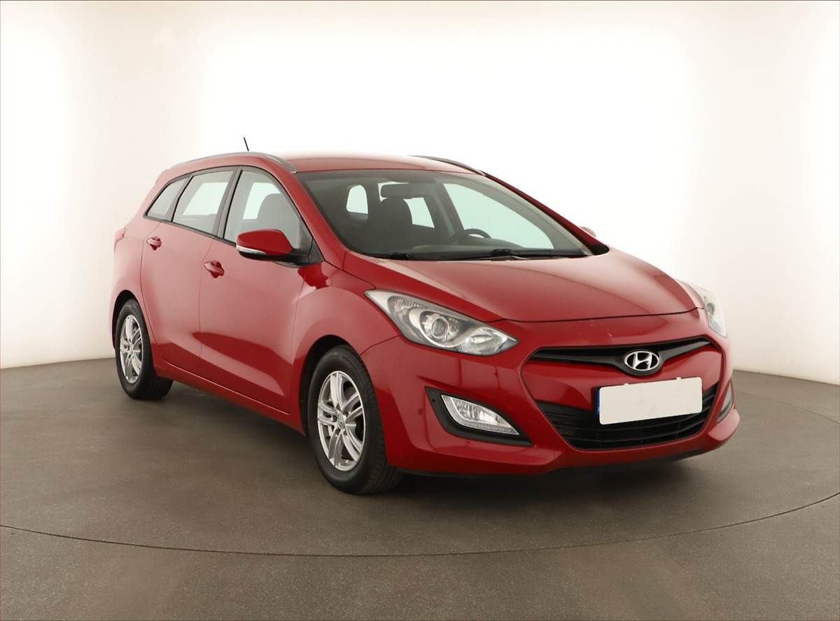 Hyundai i30 1.6 CRDi, nová STK, Tažné
