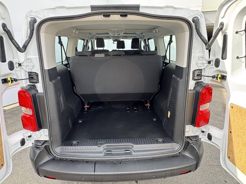 Peugeot Traveller (2025) Combi Long 2.2 BlueHDi S&S EAT - fotka 11 z 11