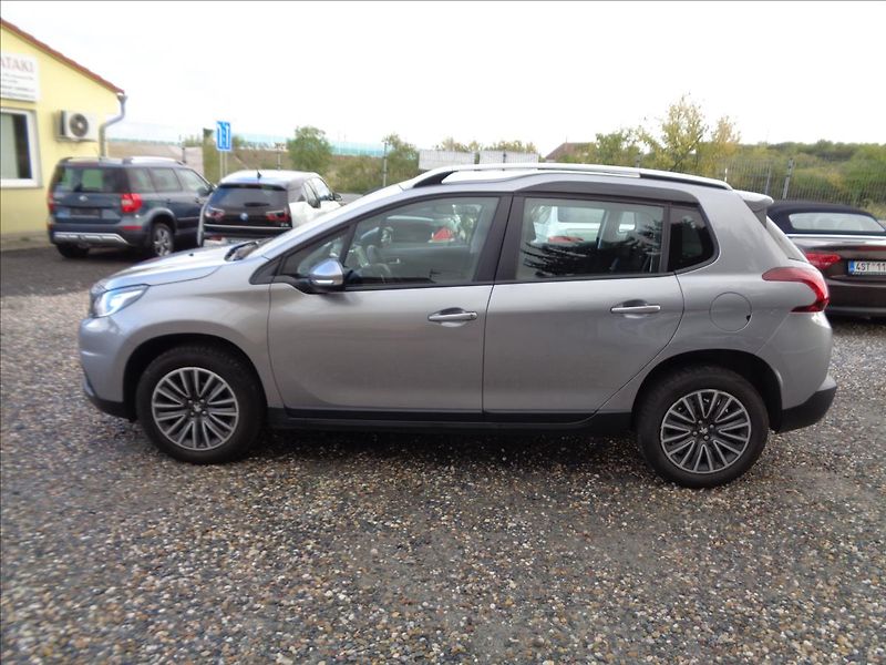 Peugeot 2008 1,2 - fotka 4 z 18