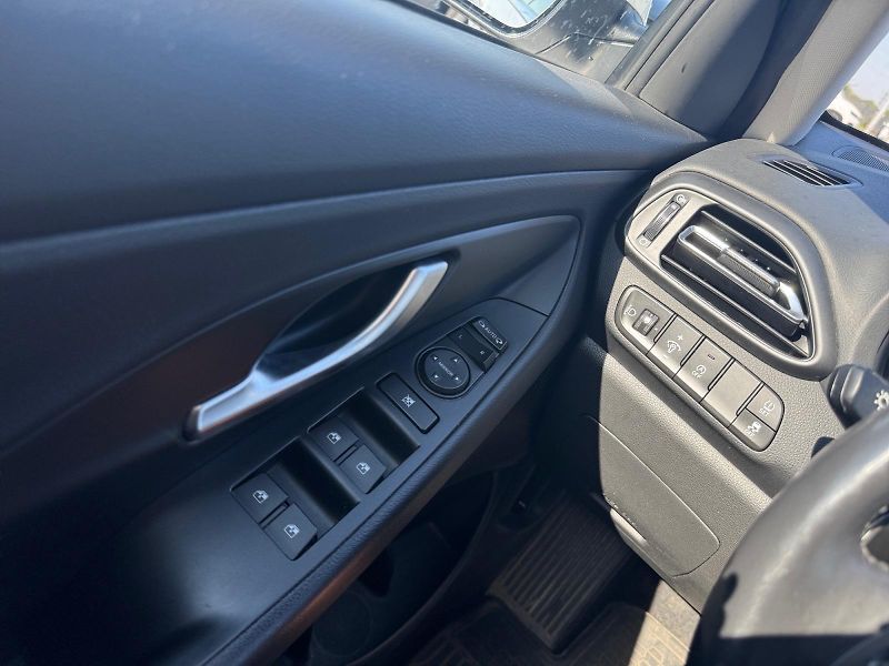 Hyundai i30 (2024) SMART 1.5T-GDI 118kW CZ DPH - fotka 11 z 11