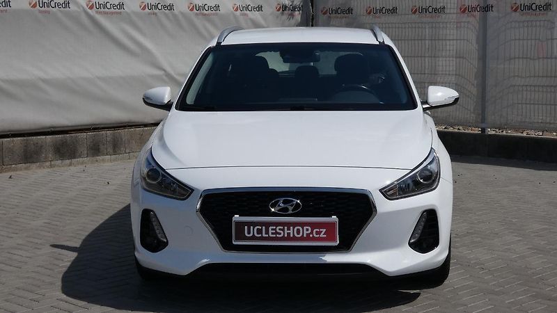 Hyundai i30 Kombi 1,0 T-GDI Trikolor - fotka 2 z 23