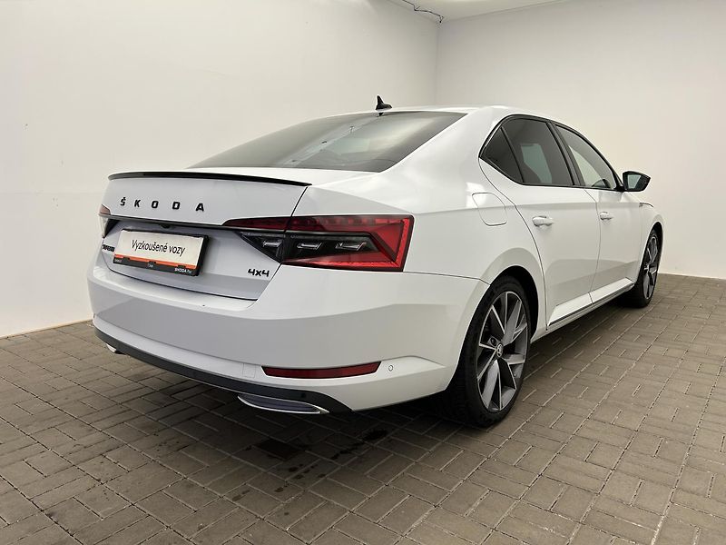 Škoda Superb 2.0 TDI 4x4 SportLine - fotka 2 z 31