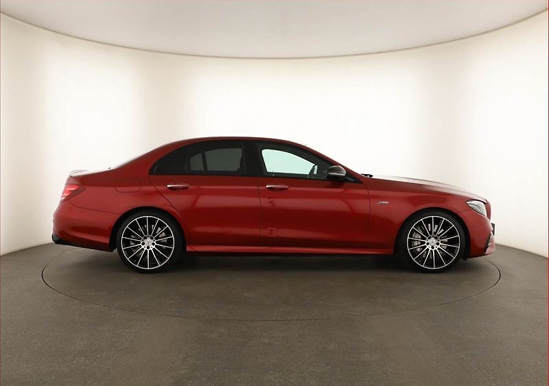 Mercedes-Benz Třídy E (2019) E 53 AMG 4MATIC+ - fotka 6 z 21