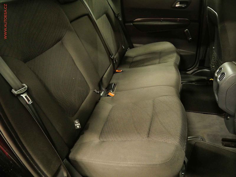 Peugeot 3008 (2010) 1.6 HDi, Klima - fotka 12 z 17