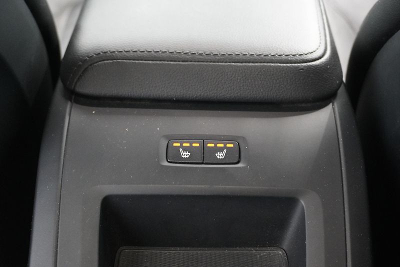Volvo V60  CROSS COUNTRY D4 POLESTAR 4X4 - fotka 26 z 30
