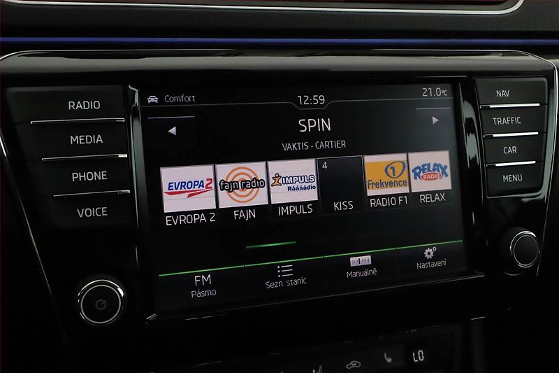 Škoda Superb (2016) Laurin&Klement 2.0 TDI, Kůže - fotka 9 z 19