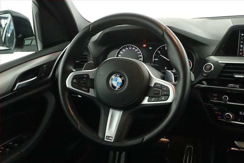 BMW X3 (2018) xDrive20d - fotka 15 z 16