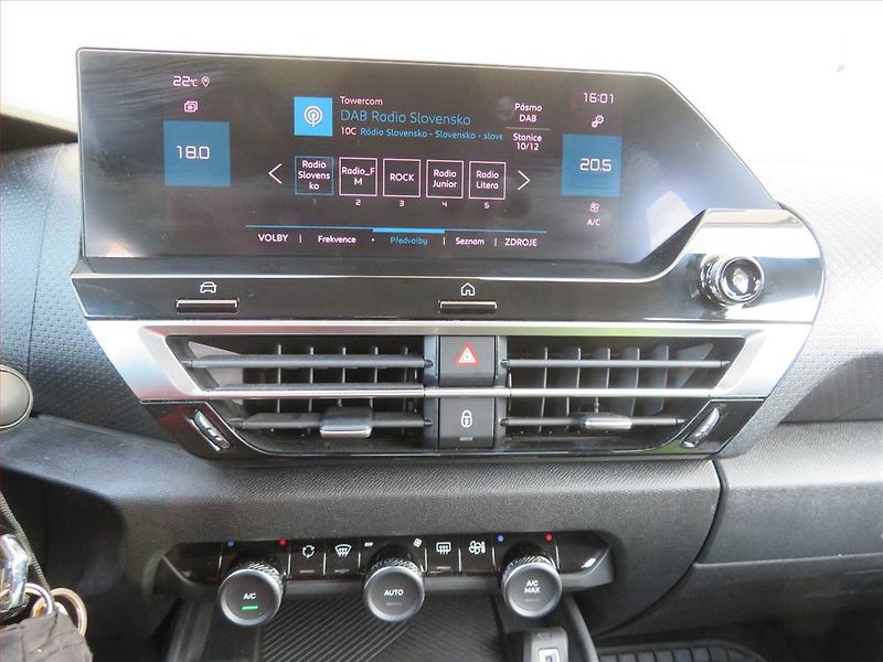 Citroën C4 (2022) Feel 1.2 PureTech, Serv.kniha - fotka 12 z 17