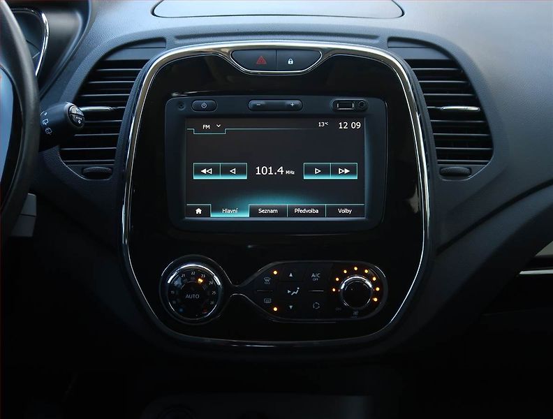 Renault Captur (2017) Limited 1.2 TCe, Serv.kniha - fotka 12 z 19