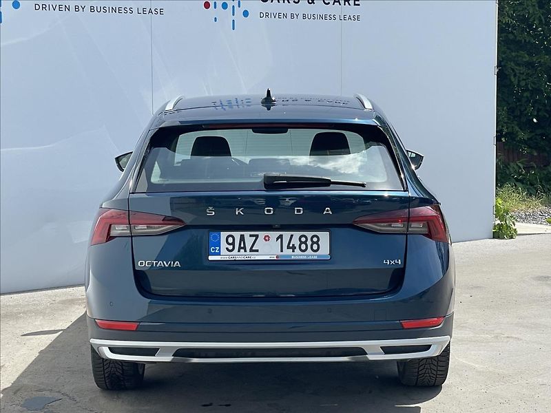 Škoda Octavia 2,0 TDI DSG 4x4 Scout TAŽNÉ - fotka 23 z 24