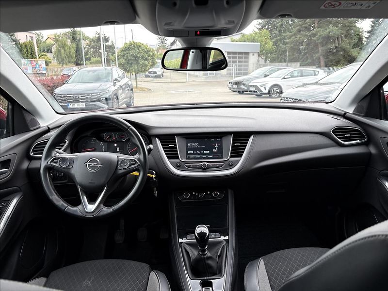 Opel Grandland X 1,5 - fotka 11 z 17