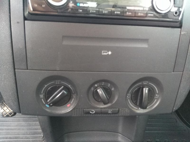 Škoda Fabia 1,2 HTP * Klima * - fotka 18 z 28
