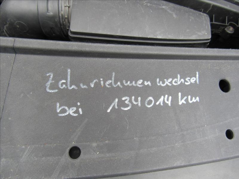 Volkswagen Touran 2,0 TDI 103kW DSG - fotka 26 z 26
