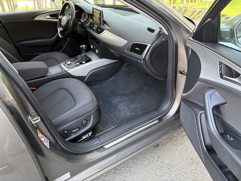 Audi A6 (2012) kombi 3.0 V6 TDI quattro pěkná - fotka 19 z 31