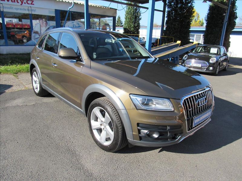 Audi Q5 2,0 TDi 140kW Quattro - fotka 3 z 30