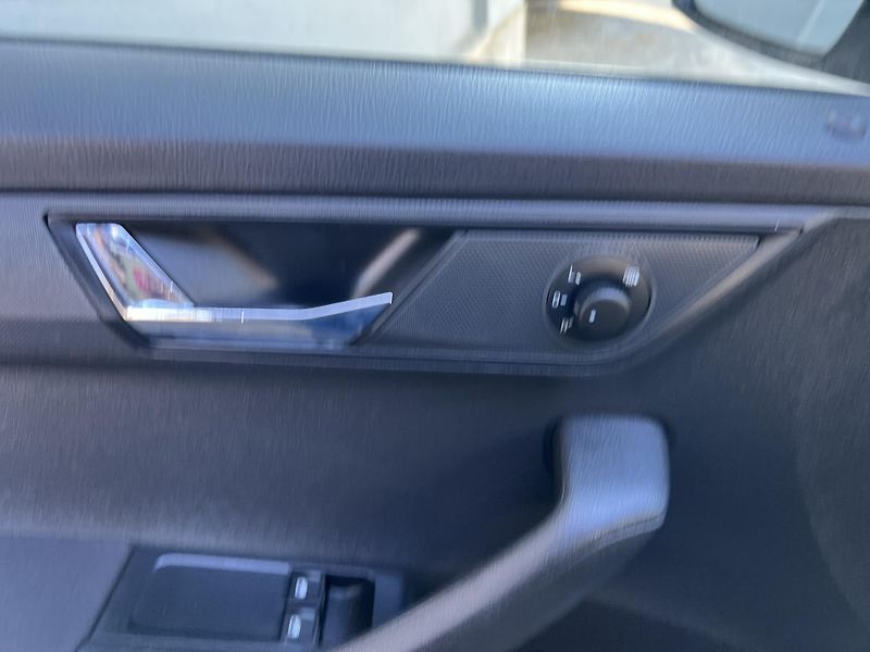 Škoda Fabia 1.2TSi 81kw KLIMA TEMPOMAT ALU - fotka 11 z 40