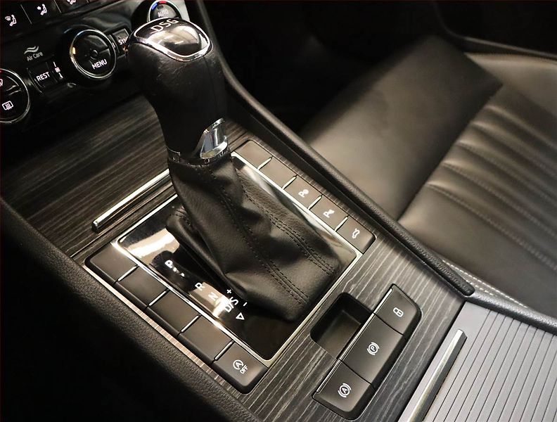 Škoda Superb (2021) Style 2.0 TDI - fotka 17 z 25