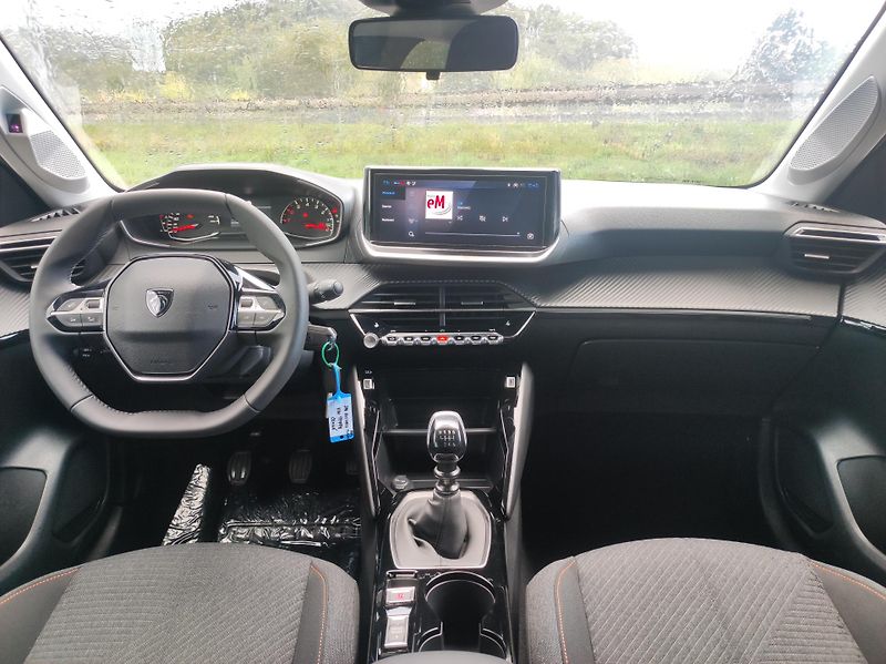 Peugeot 208 (2026) BUSINESS Turbo 100 MAN6 - fotka 12 z 21
