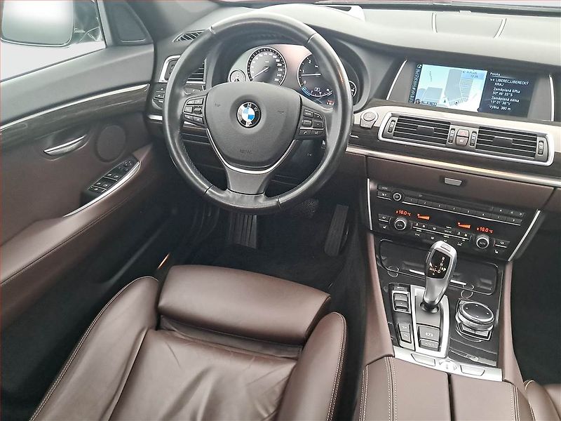 BMW Řada 5 (2014) 530d xDrive GT, 4X4, Automat - fotka 7 z 21