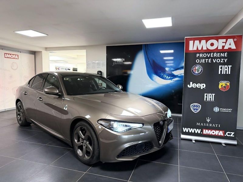Alfa Romeo Giulia (2017) 2.2 JTD 150k AT8 ZF Super - fotografie inzerátu
