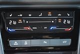 Volkswagen Touran (2023) 1.5TSI 110kW DSG, LED - náhled 24