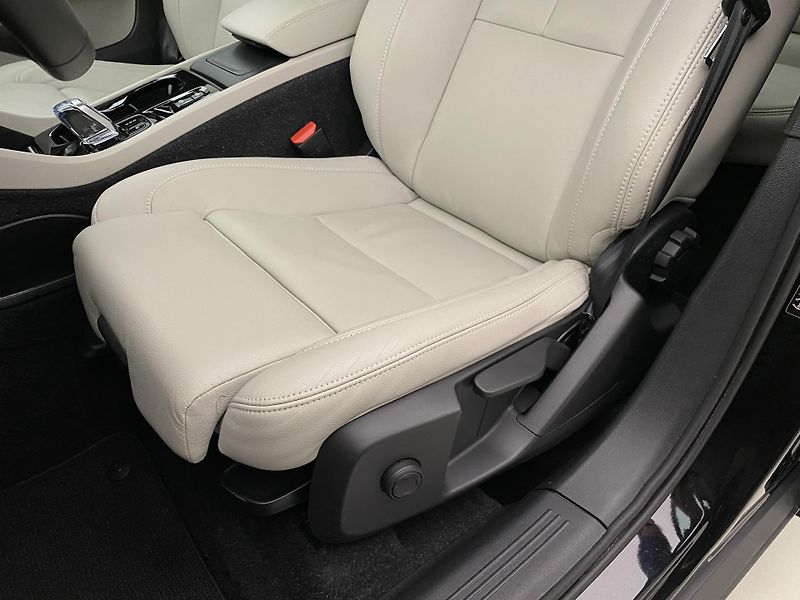 Volvo XC40 D4 AWD INSCRIPTION REZERVACE - fotka 24 z 44
