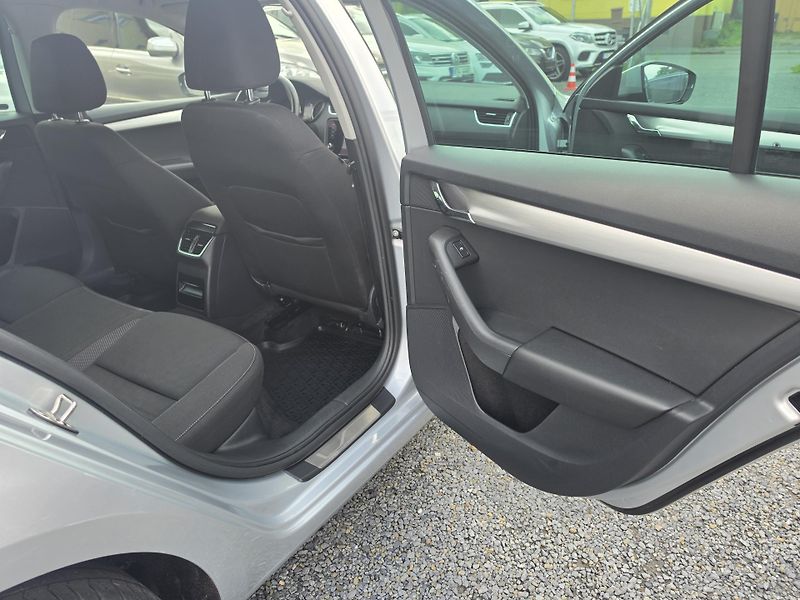 Škoda Octavia 1.5 TSi Style Plus - fotka 18 z 21