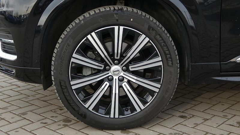 Volvo XC90 B5 AWD Plus Bright 7 míst - fotka 25 z 26