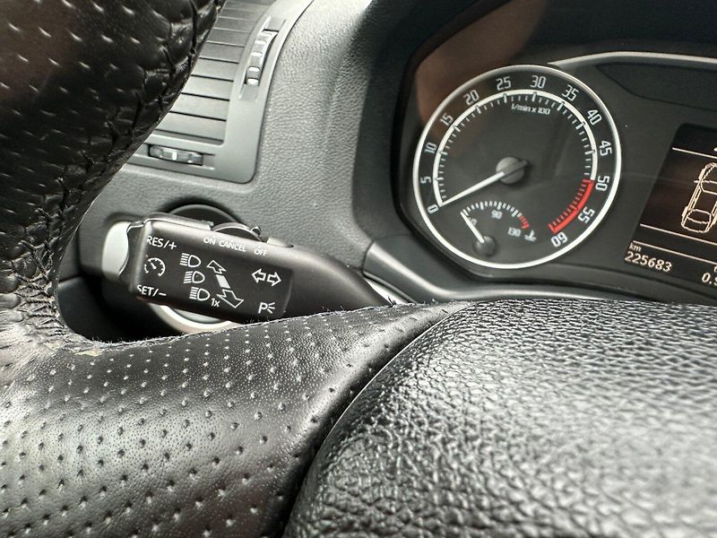 Škoda Octavia (2011) RS 2,0TDI - fotka 18 z 32