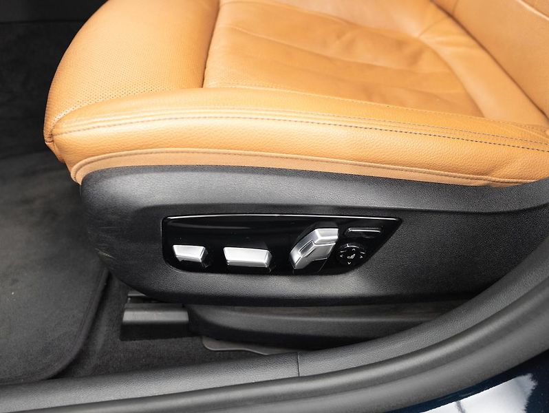 BMW Řada 5 530d xDrive Touring - fotka 21 z 22