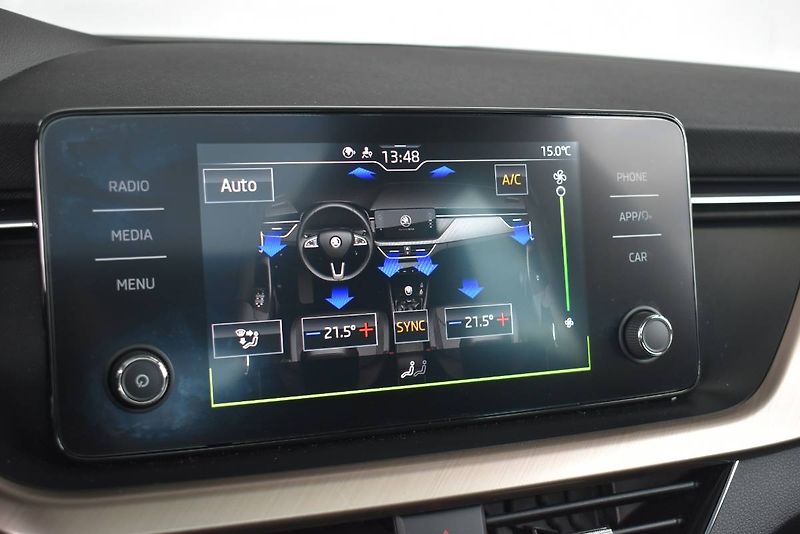 Škoda Scala (2020) 1.5TSI 110kW DSG, LED - fotka 17 z 24