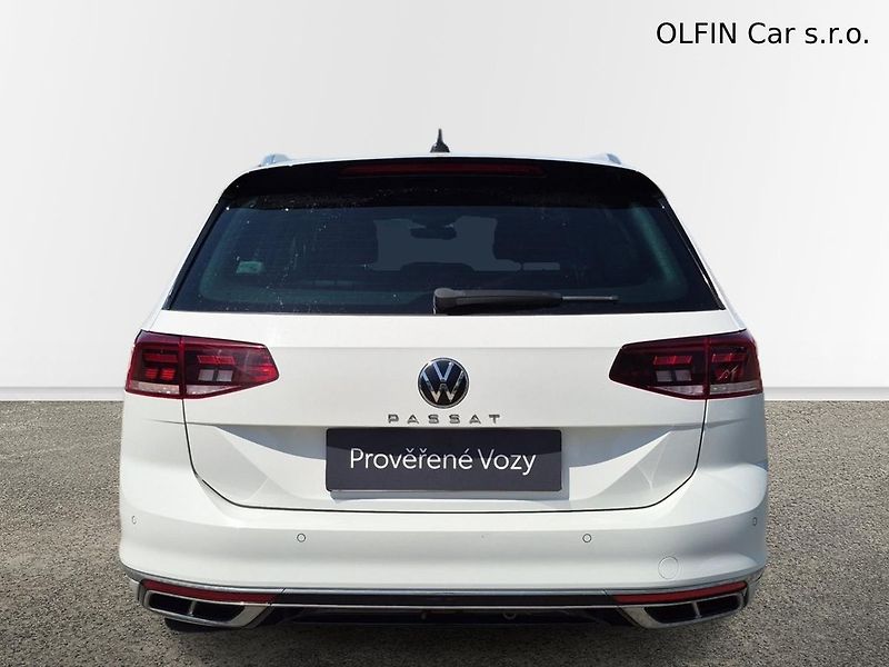 Volkswagen Passat Variant R-Line - fotka 8 z 31