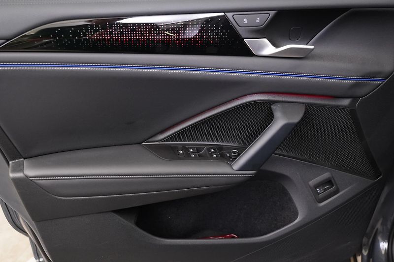 Volkswagen Tiguan - fotka 12 z 26