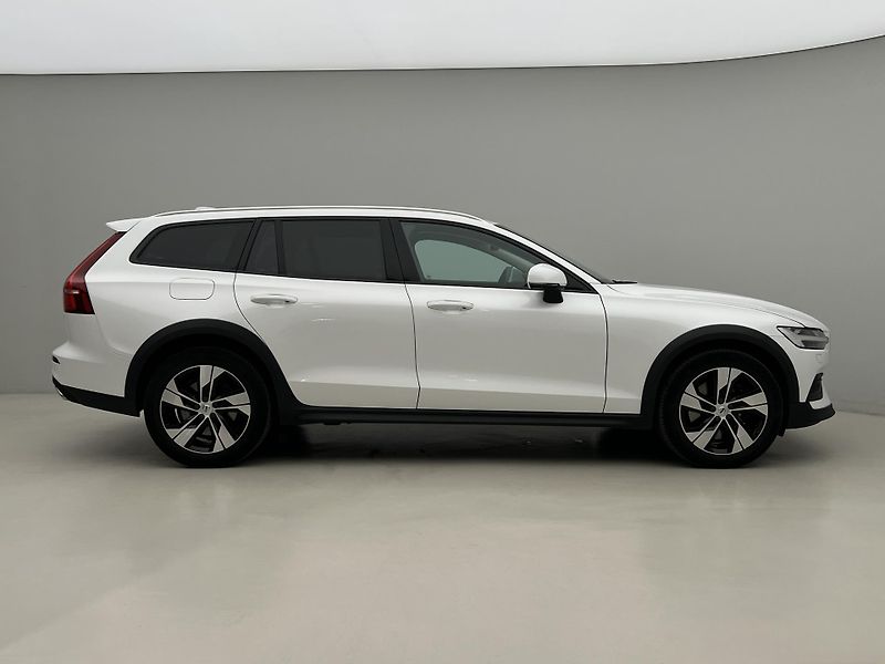 Volvo V60 CC B5 AWD PRO AUT - fotka 10 z 45