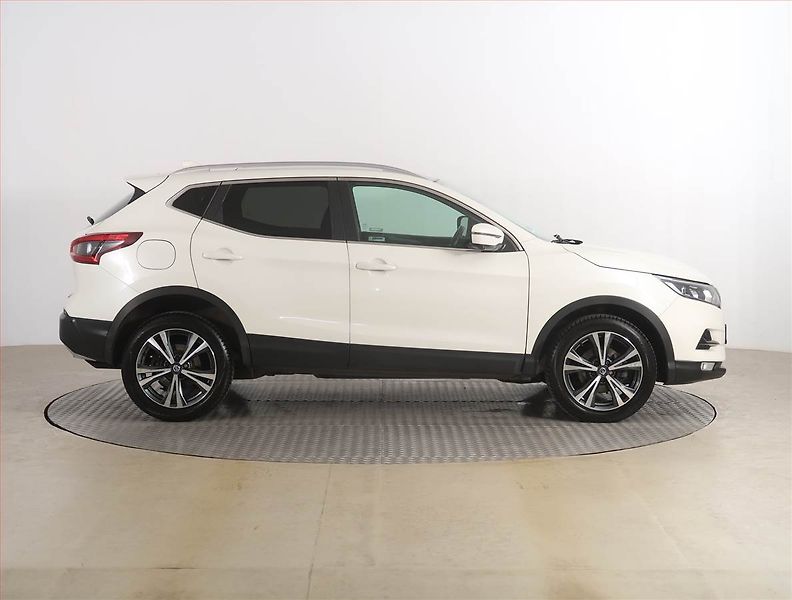 Nissan Qashqai (2018) 1.5 dCi, Serv.kniha, Navi - fotka 6 z 20