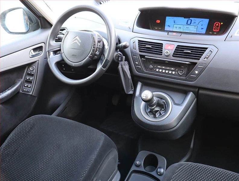 Citroën C4 Picasso (2006) 1.6 HDi, 7 míst, po STK, Klima - fotka 7 z 21