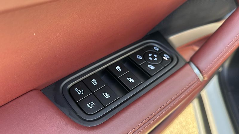 Porsche Cayenne Turbo E-Hybrid - fotka 26 z 29